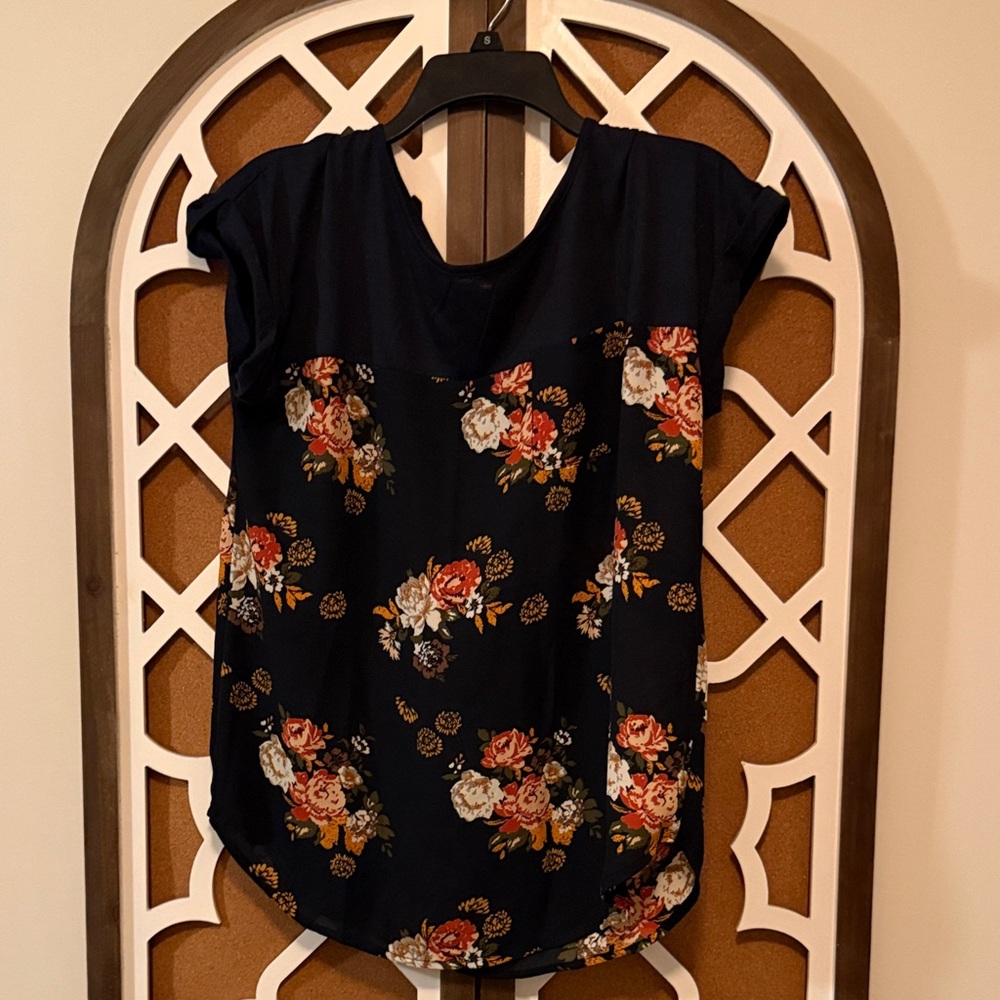 Navy Floral Blouse with Short Sleeves